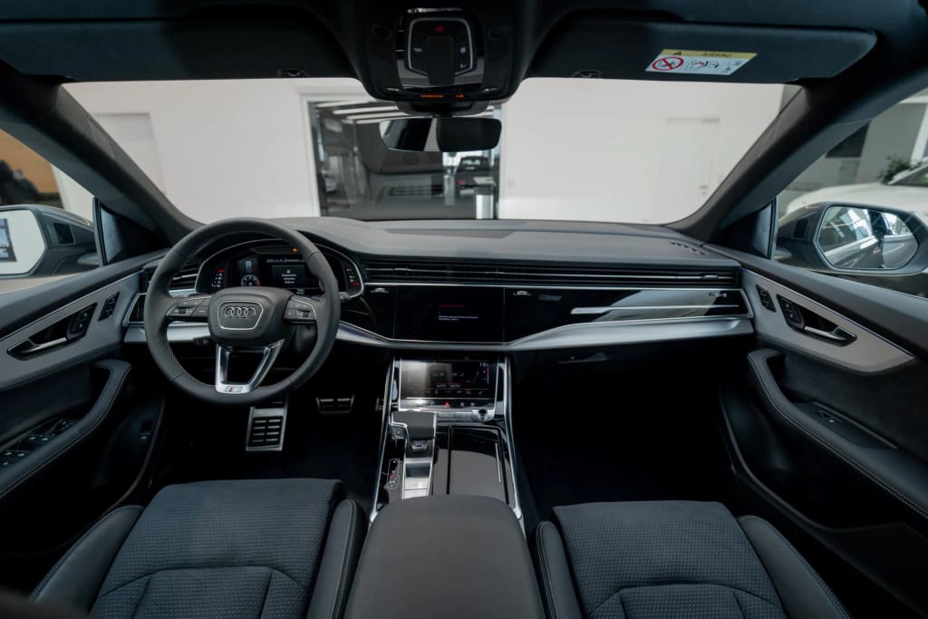 AUDI Q8 e-tron