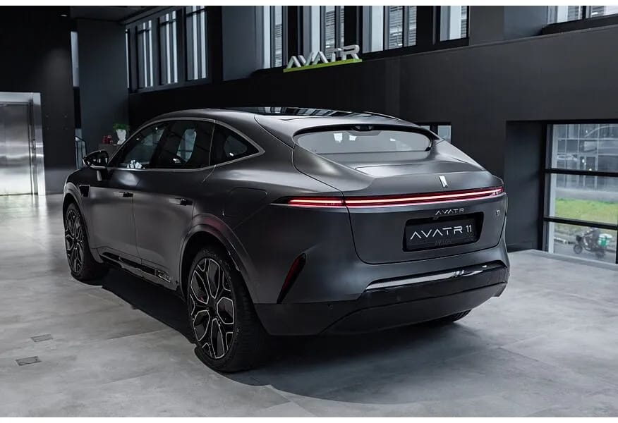 Avatr 11