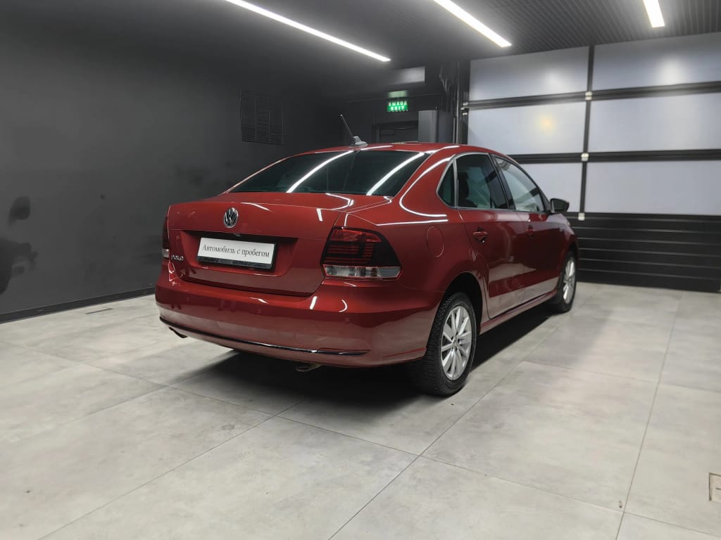 VOLKSWAGEN Polo