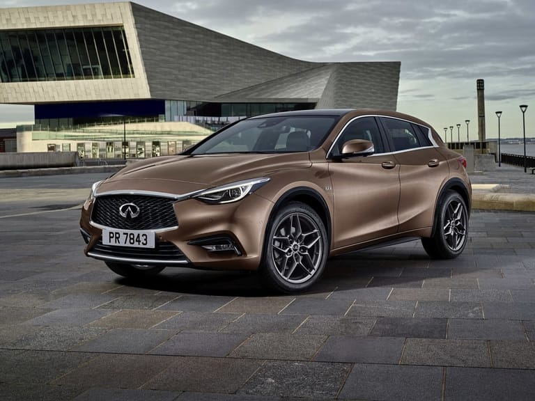 INFINITI Q30