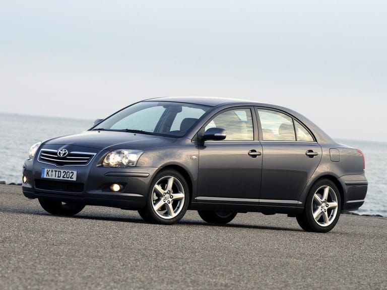 TOYOTA Avensis II Рестайлинг
