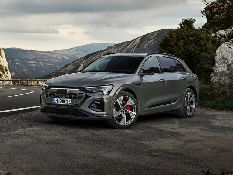 AUDI Q8 e-tron