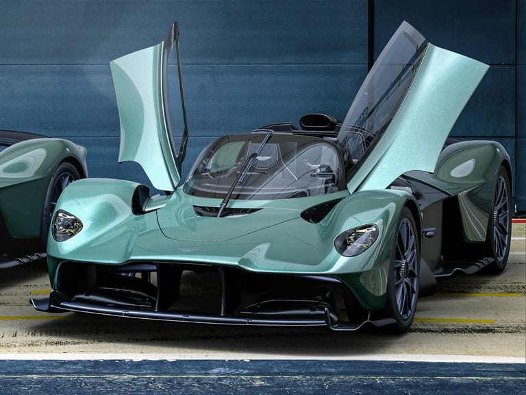 ASTON MARTIN Valkyrie