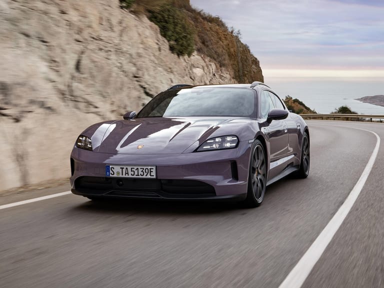 PORSCHE Taycan