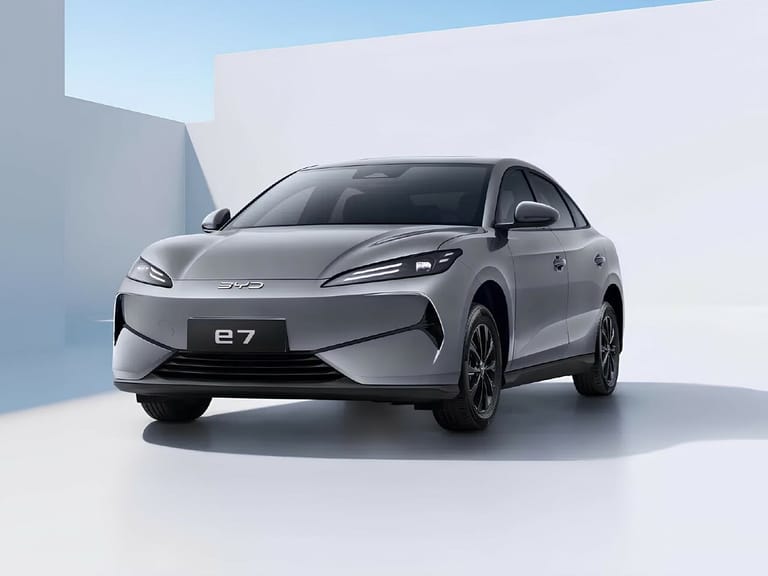 BYD E7