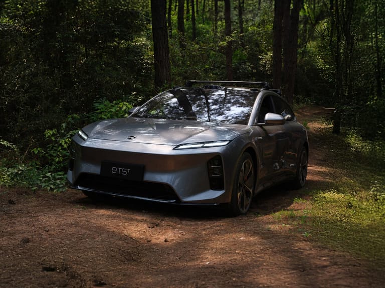 NIO ET5