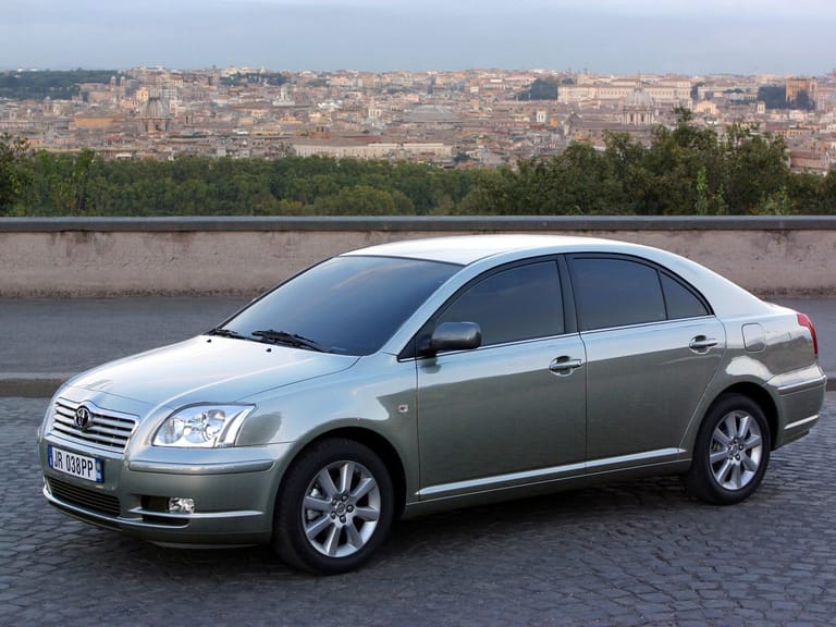 TOYOTA Avensis II