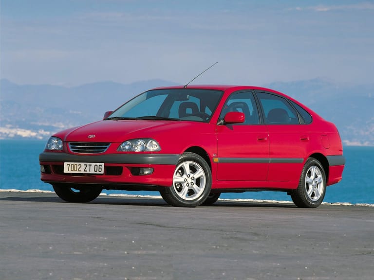 TOYOTA Avensis I