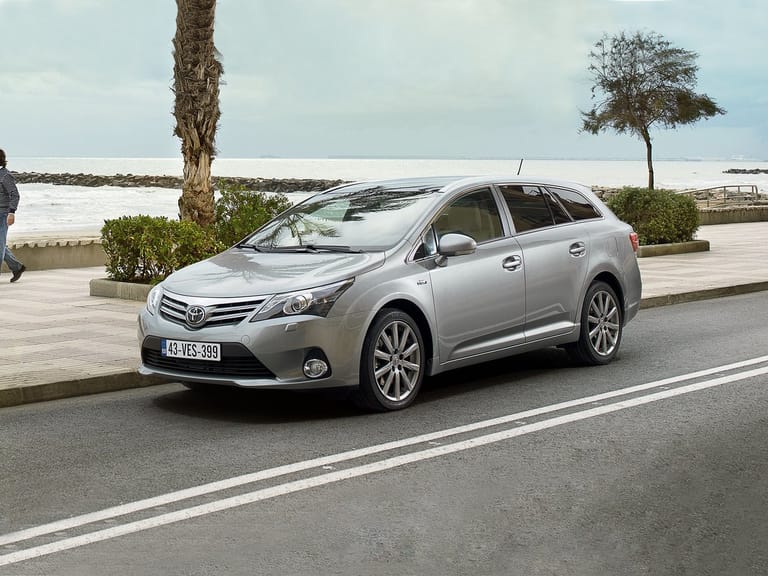TOYOTA Avensis III Рестайлинг