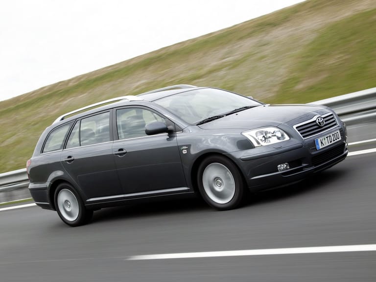 TOYOTA Avensis II